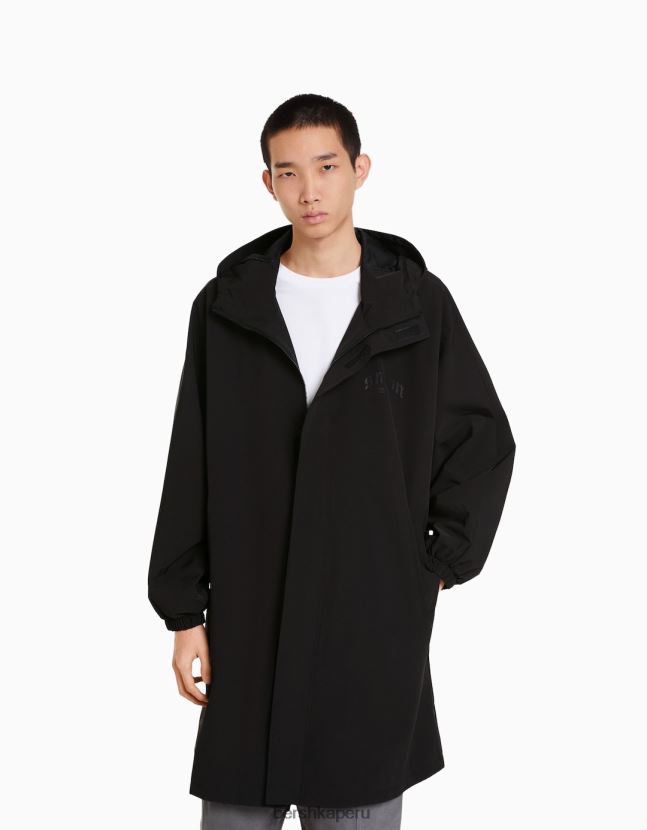 negro Bershka hombres parka oversize 806J6B3066