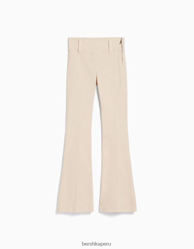 crema Bershka mujer pantalones acampanados de sarga 806J6B1477