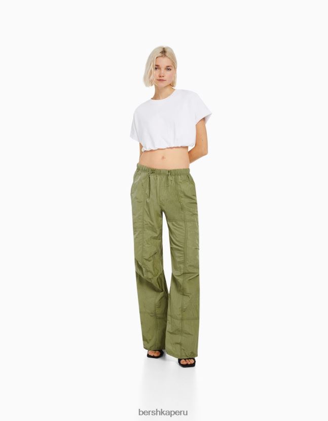 caqui Bershka mujer pantalones de paracaídas de nailon 806J6B1387